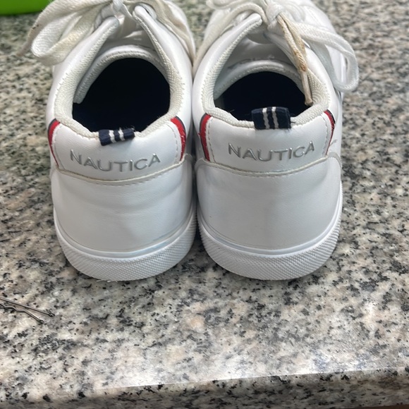 Nautica size 3 boy’s causal shoes. - Picture 3 of 4